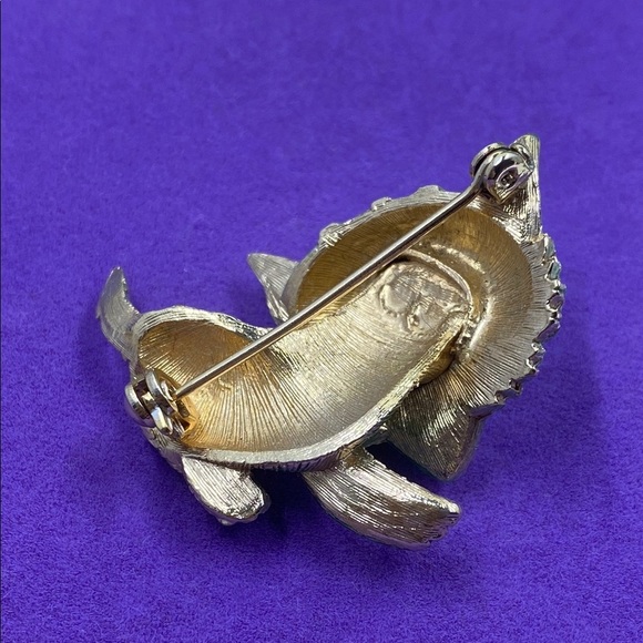 💛 Vintage Gold Tone Green Cat Brooch - Picture 2 of 4